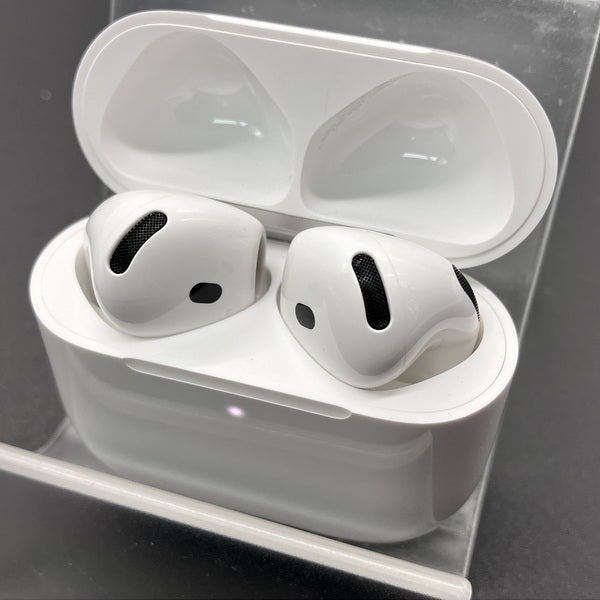 【中古】AirPods 4 MXP93J/A（アクティブノイズキャンセリング搭載）【秋葉原】