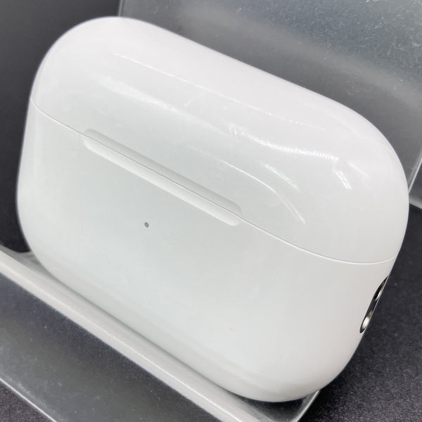 Apple 【中古】MagSafe充電ケース(USB-C)付きAirPods Pro(第2世代