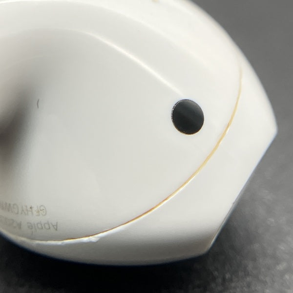 Apple 【中古】AirPods with Wireless Charging Case MRXJ2J-A【秋葉原