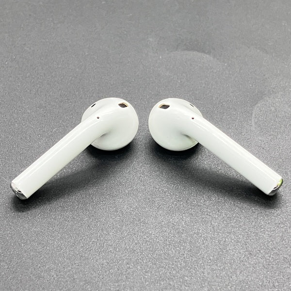Apple 【中古】AirPods with Charging Case MV7N2J/A【秋葉原】 – e