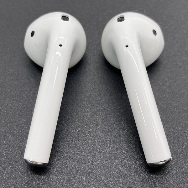 Apple 【中古】AirPods with Charging Case MV7N2J/A【秋葉原】 – e
