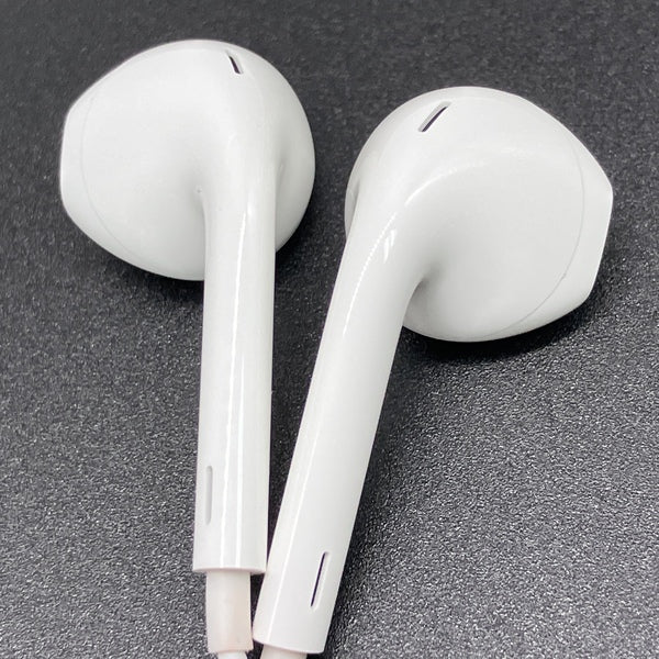 【中古】Apple EarPods with Remote and Mic【秋葉原】