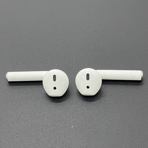 Apple 【中古】AirPods with Charging Case MV7N2J/A【秋葉原】 – e
