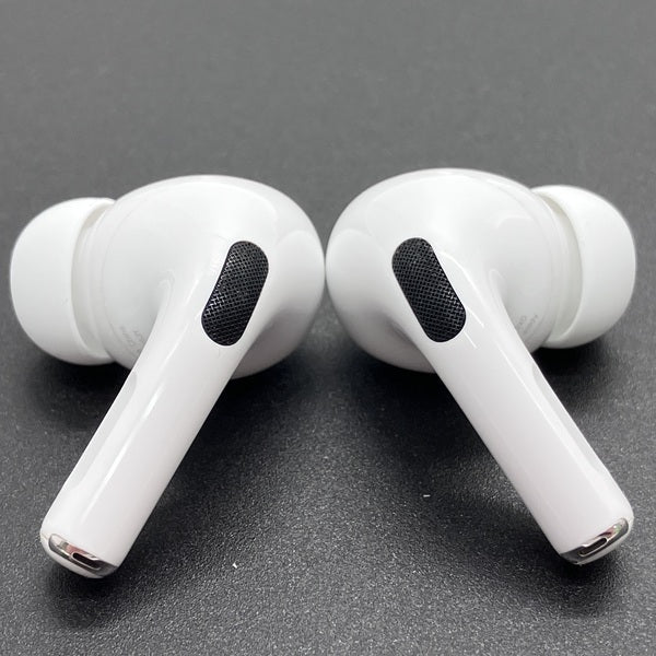 AirPodsPro第2世代 本体 充電ケース付き ホワイト 中古品 Apple 【中古】AirPods Pro (第2世代) MagSafe充電ケース(USB-C