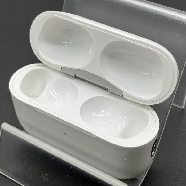 【中古】AirPods Pro (第2世代) MagSafe充電ケース(USB-C)【秋葉原】