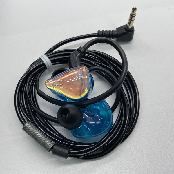 【美品】qdc FRONTIER Emerald ＋4.4mm純正ケーブル付き qdc qdc FRONTIER Emerald 有線 イヤホン カナル型 リケーブル対応 BA