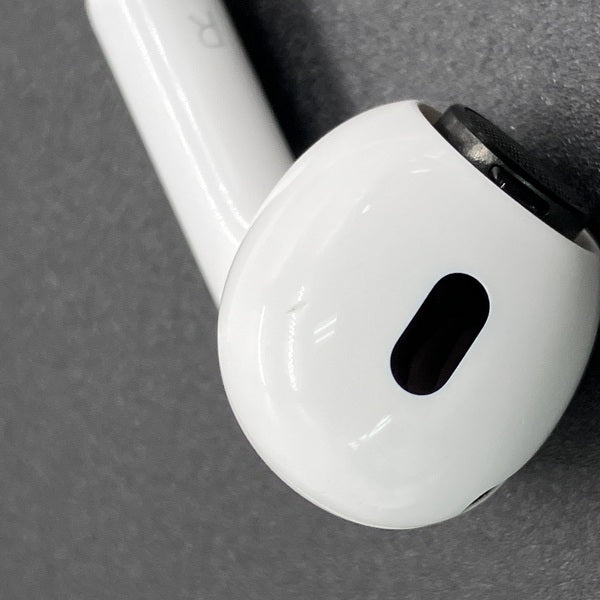 AirPodsPro第2世代 本体 充電ケース付き ホワイト 中古品 Apple 【中古】MagSafe充電ケース(USB-C)付きAirPods Pro(第2世代