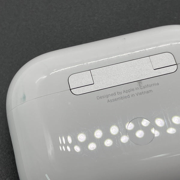 AirPodsPro第2世代 本体 充電ケース付き ホワイト 中古品 Apple 【中古】AirPods Pro (第2世代) MagSafe充電ケース(USB-C