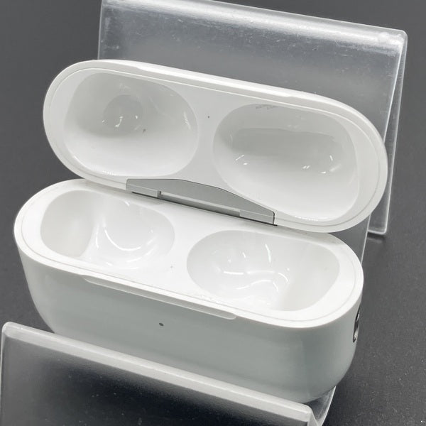 【中古】AirPods Pro (第2世代) MagSafe充電ケース(USB-C)【秋葉原】