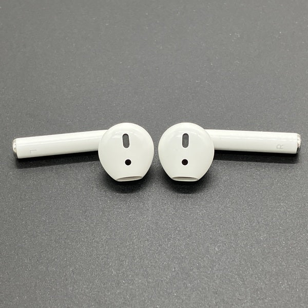 Apple 【中古】AirPods with Charging Case MV7N2J/A【秋葉原】 – e