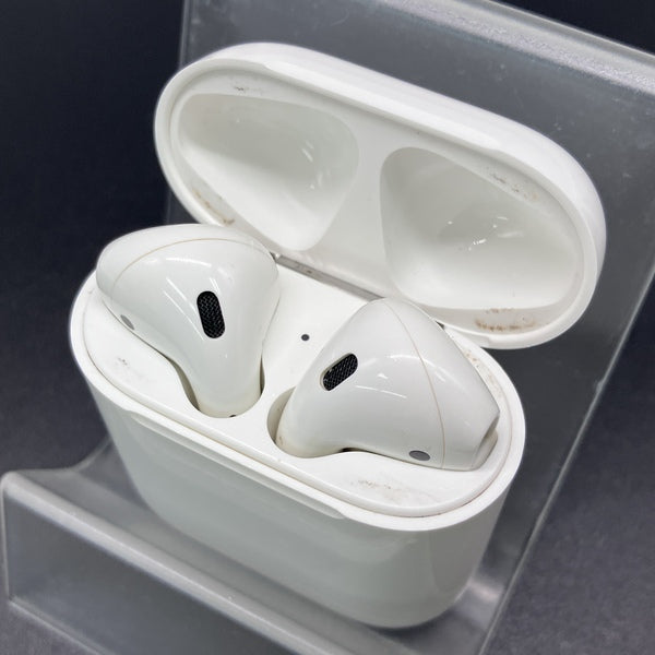 Apple 【中古】AirPods with Wireless Charging Case MRXJ2J-A【名古屋