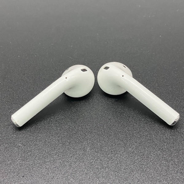 Apple 【中古】AirPods with Wireless Charging Case MRXJ2J-A【名古屋