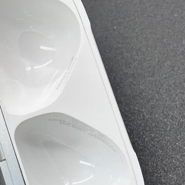 Apple 【中古】AirPods 4 （ANC）ワイヤレス充電ケース【名古屋】 – e