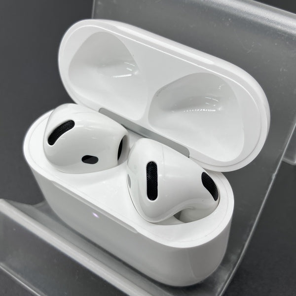 【中古】AirPods 4 MXP63J/A【秋葉原】
