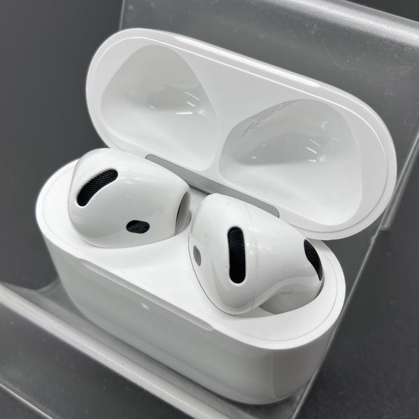 【中古】AirPods 4 MXP93J/A（アクティブノイズキャンセリング搭載）【秋葉原】