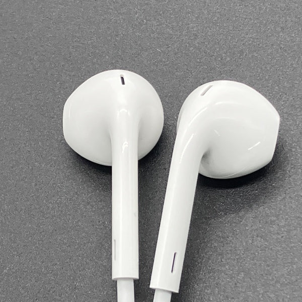 【中古】Apple EarPods with Remote and Mic【日本橋】
