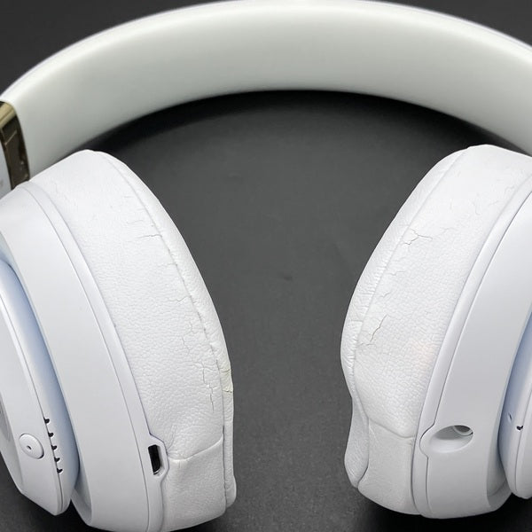 BEATS STUDIO3 ワイヤレスヘッドホン ホワイト ケース付 稼働確認済 Beats by Dr. Dre 【中古】Beats Studio3 Wireless ホワイト 【BT