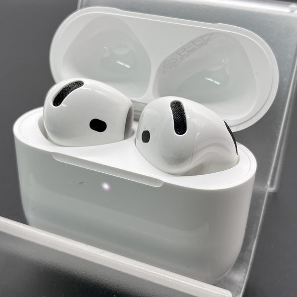 【中古】AirPods 4 MXP63J/A【秋葉原】