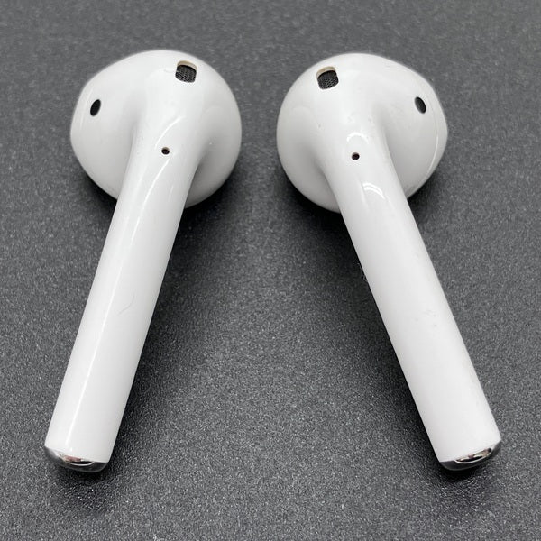 Apple 【中古】AirPods with Charging Case MV7N2J/A【秋葉原】 – e