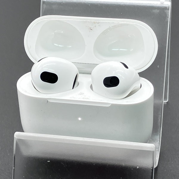 【中古】Airpods MPNY3J/A 3rd Generation  Lightning充電ケース付【秋葉原】