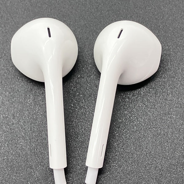 【中古】Apple EarPods with Remote and Mic【秋葉原】