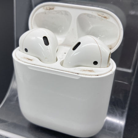 Apple AirPods 中古 Apple 【中古】AirPods with Charging Case MV7N2J/A【秋葉原】 – e