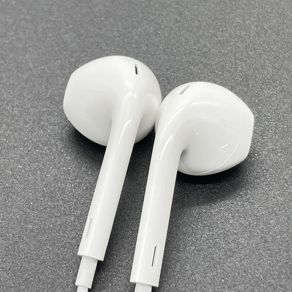 【中古】Apple EarPods with Remote and Mic【秋葉原】