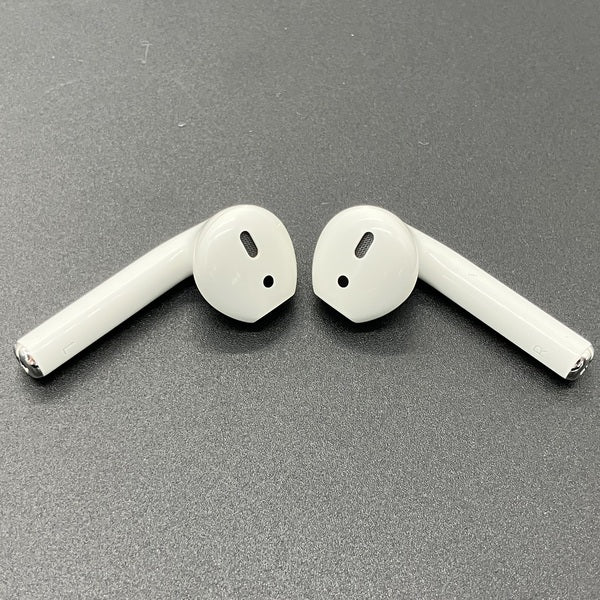 Apple 【中古】AirPods with Wireless Charging Case MRXJ2J-A【秋葉原
