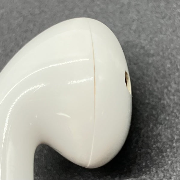 Apple 【中古】AirPods with Wireless Charging Case MRXJ2J-A【秋葉原
