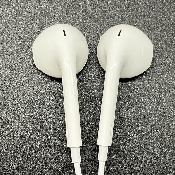 【中古】EarPods with Lightning Connector【秋葉原】