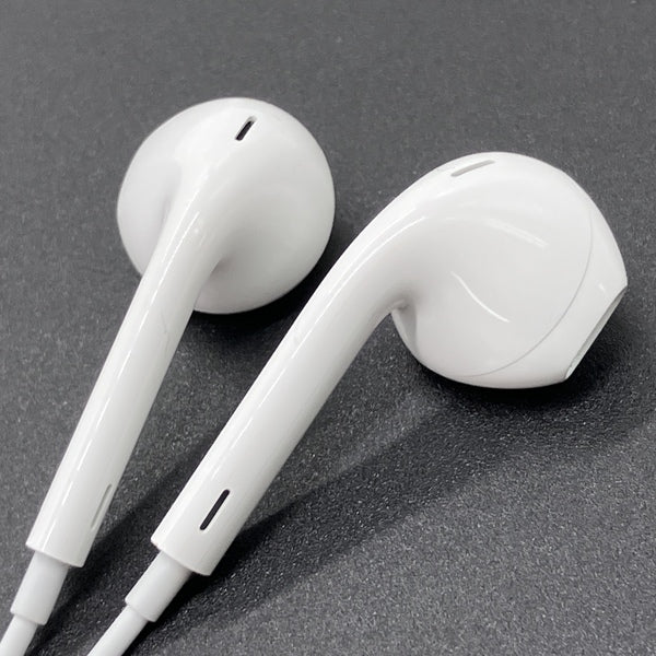 【中古】EarPods with Lightning Connector【秋葉原】