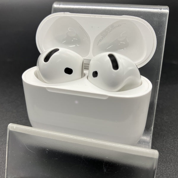 【中古】AirPods 4 MXP93J/A（アクティブノイズキャンセリング搭載）【秋葉原】