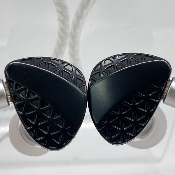 【中古】TRN MT3【秋葉原】