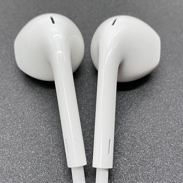 【中古】Apple EarPods with Remote and Mic【日本橋】