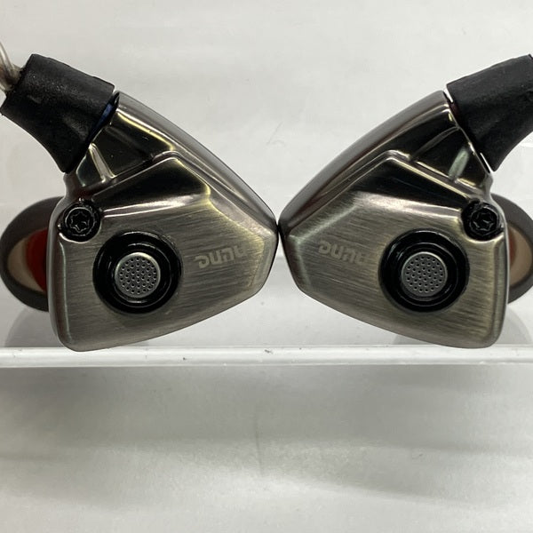 【中古】TITAN S グレー【秋葉原】