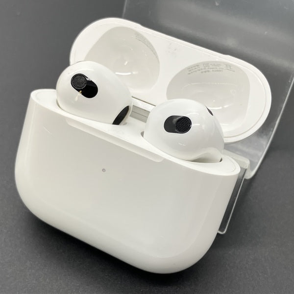 【中古】Airpods MPNY3J/A 3rd Generation  Lightning充電ケース付【秋葉原】