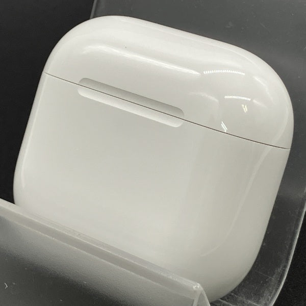 Apple AirPods 4 中古品 Apple 【中古】AirPods 4 MXP63J/A【秋葉原】 – e☆イヤホン