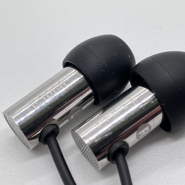 【中古】E3000 【FI-E3DSS】【秋葉原】