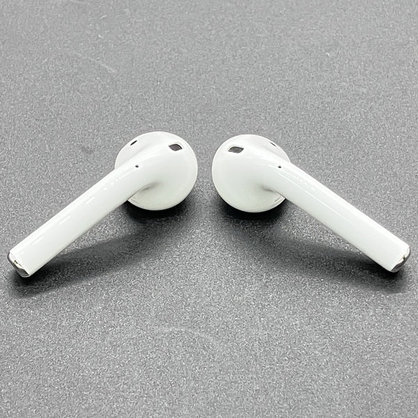Apple 【中古】AirPods with Charging Case MV7N2J/A【秋葉原】 – e