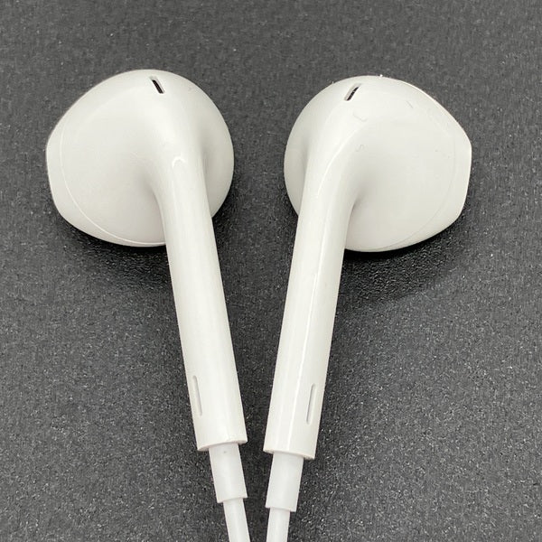 【中古】EarPods with Lightning Connector【秋葉原】