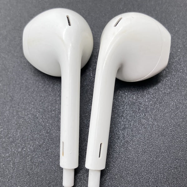 【中古】EarPods with Lightning Connector【秋葉原】