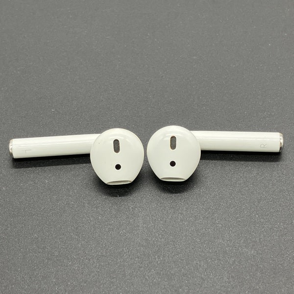 Apple 【中古】AirPods with Charging Case MV7N2J/A【秋葉原】 – e