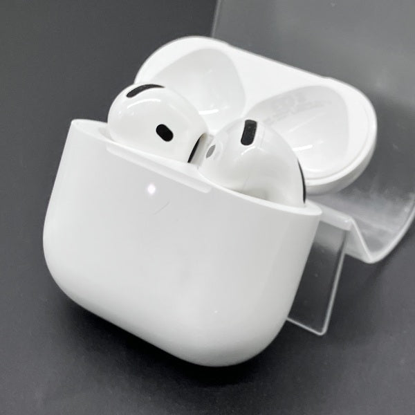 【中古】AirPods 4 MXP93J/A（アクティブノイズキャンセリング搭載）【秋葉原】