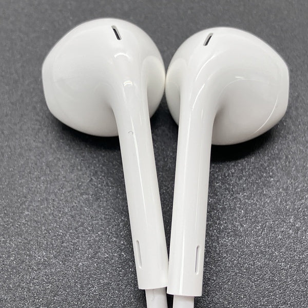 【中古】EarPods with Lightning Connector【秋葉原】