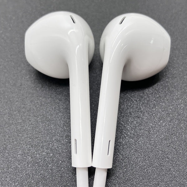 【中古】EarPods with Lightning Connector【秋葉原】