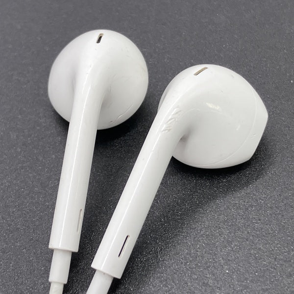 【中古】EarPods with Lightning Connector【秋葉原】