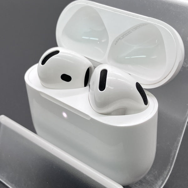 【中古】AirPods 4 MXP63J/A【秋葉原】