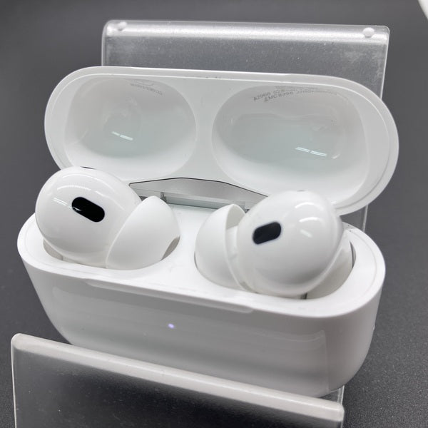 【中古】MagSafe充電ケース(USB-C)付きAirPods Pro(第2世代) MTJV3JA【秋葉原】