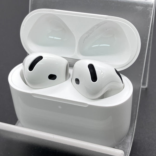 【中古】AirPods 4 MXP93J/A（アクティブノイズキャンセリング搭載）【秋葉原】