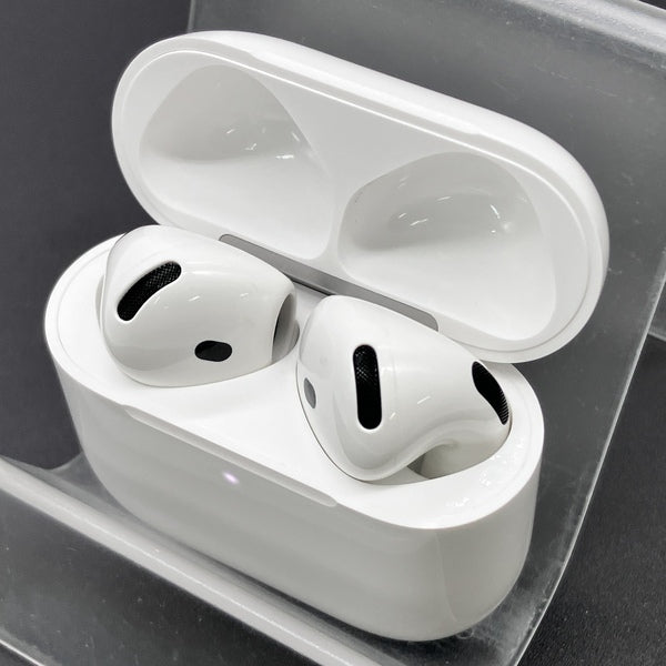 【中古】AirPods 4 MXP63J/A【秋葉原】